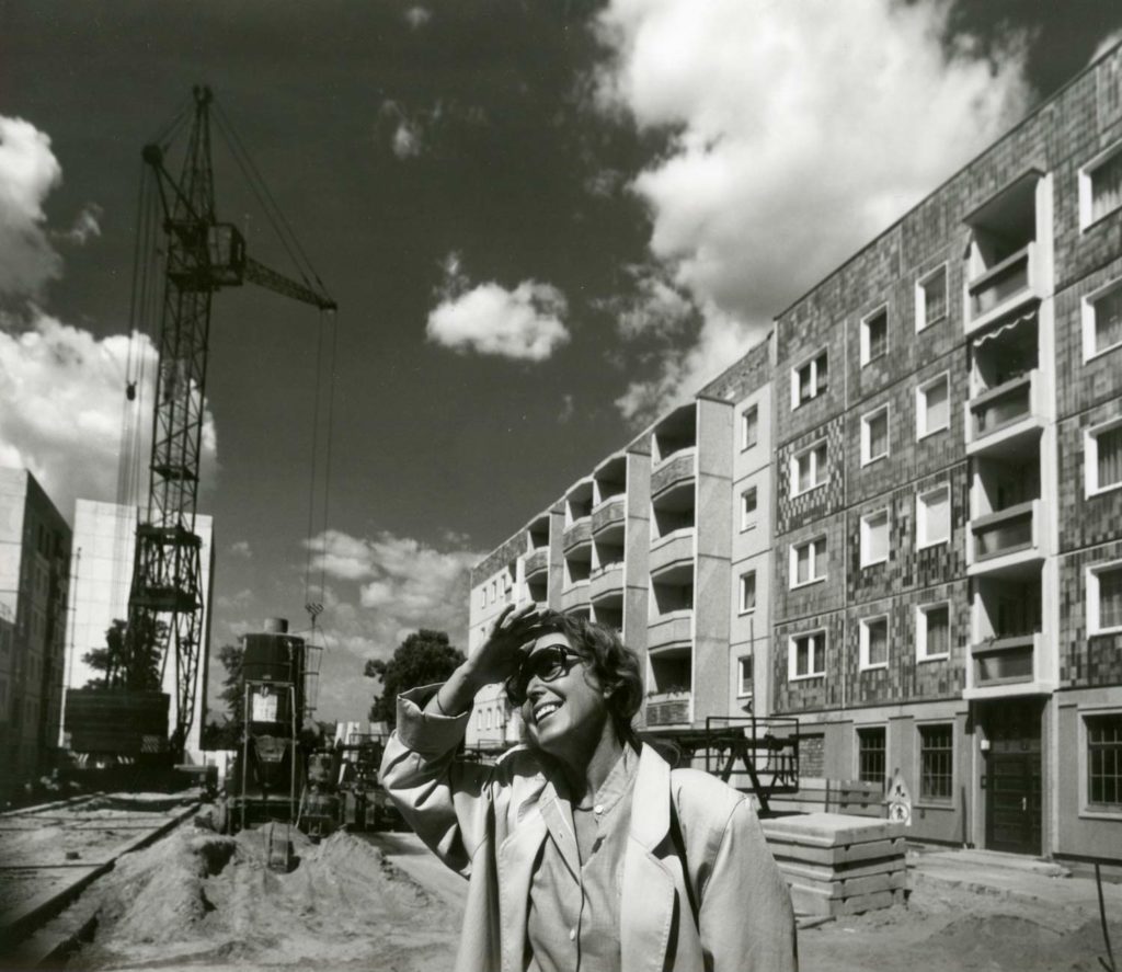 Iris Dullin-Grund auf der Baustelle 1984 | Foto Hans Wotin